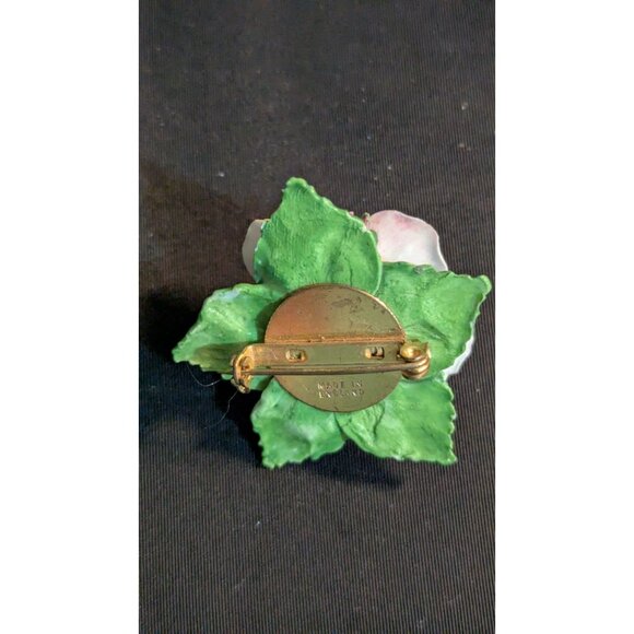 Hand-Painted Porcelain Rose Pin Brooch Pink Green Floral Design Made in England - Picture 4 of 6